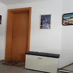 Neuwertige 3 ½ Zimmer-wohnung In Zillis/andeer Apartamento Zillis