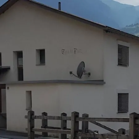 Neuwertige 3 ½ Zimmer-wohnung In Zillis/andeer *