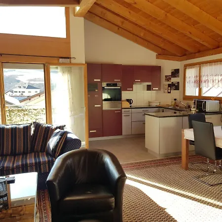 Neuwertige 3 ½ Zimmer-wohnung In Zillis/andeer Lejlighed *