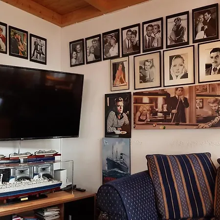 Lejlighed Neuwertige 3 ½ Zimmer-wohnung In Zillis/andeer *