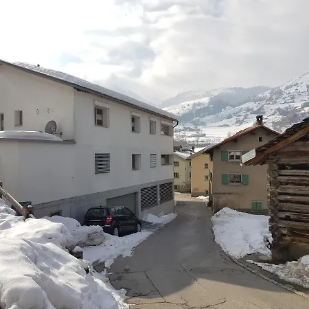 Apartment Neuwertige 3 ½ Zimmer-wohnung In Zillis/andeer