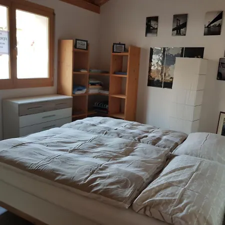 Lejlighed Neuwertige 3 ½ Zimmer-wohnung In Zillis/andeer Zillis