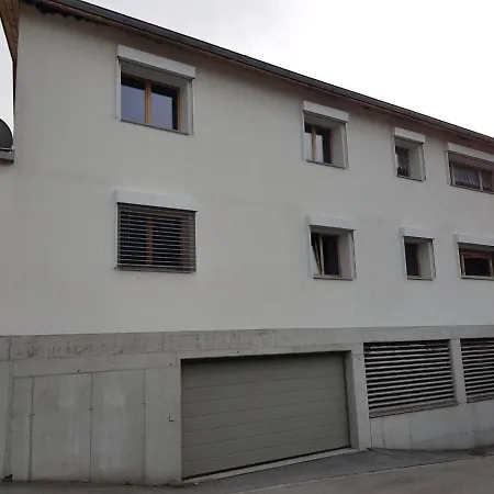 Neuwertige 3 ½ Zimmer-wohnung In Zillis/andeer Daire