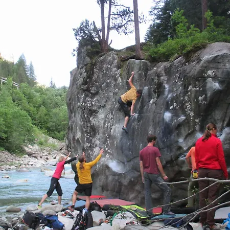 Lejlighed Neuwertige 3 ½ Zimmer-wohnung In Zillis/andeer Zillis