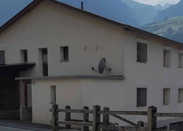 Neuwertige 3 ½ Zimmer-wohnung In Zillis/andeer *