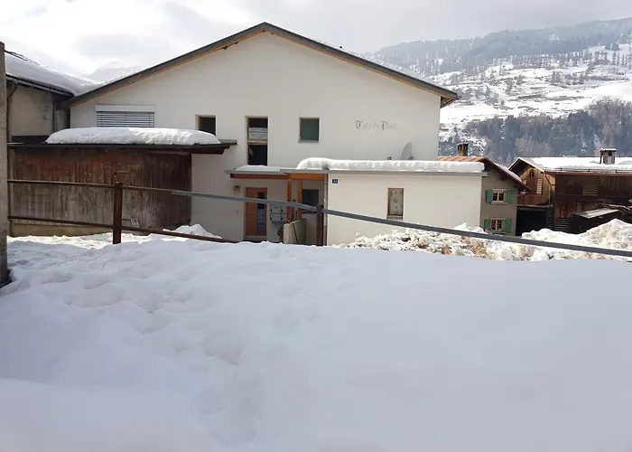 Neuwertige 3 ½ Zimmer-wohnung In Zillis/andeer