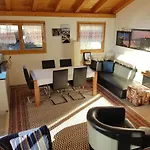 Neuwertige 3 ½ Zimmer-wohnung In Zillis/andeer Daire