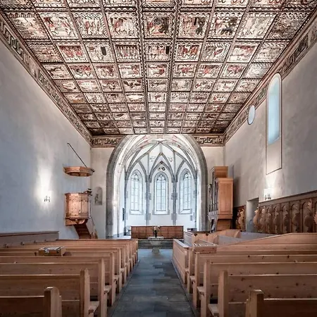 Neuwertige 3 ½ Zimmer-wohnung In Zillis/andeer Циллис