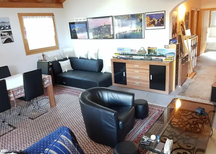 Neuwertige 3 ½ Zimmer-wohnung In Zillis/andeer Zillis